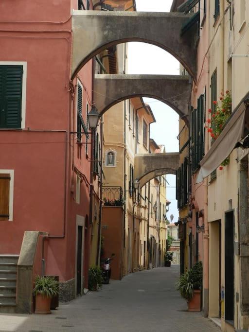 Ferienwohnung Sea View, In The Old Town Santo Stefano Al Mare Exterior foto