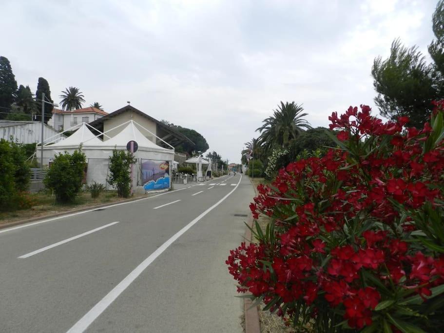 Ferienwohnung Sea View, In The Old Town Santo Stefano Al Mare Exterior foto